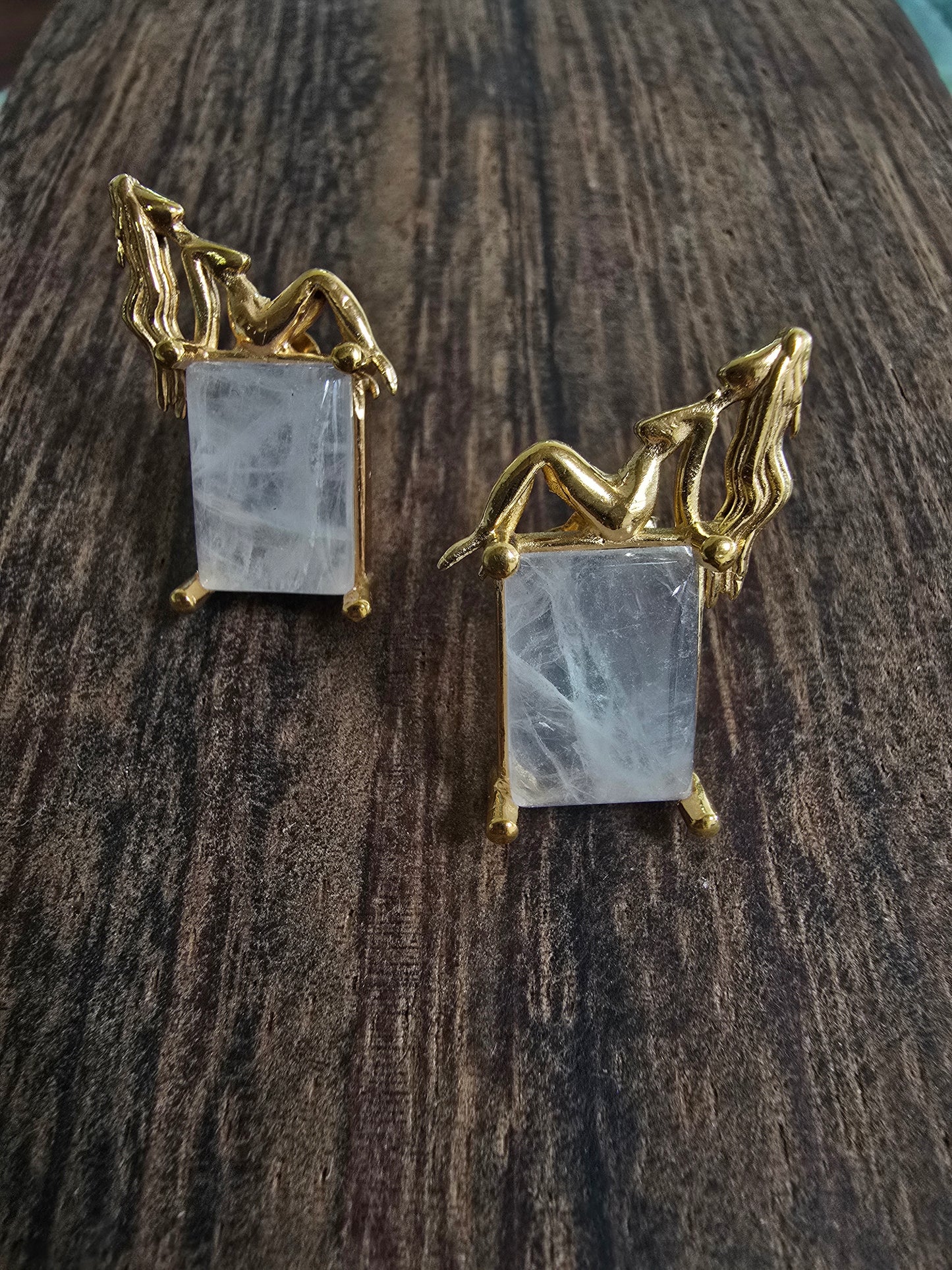 Aretes Nereida sentada