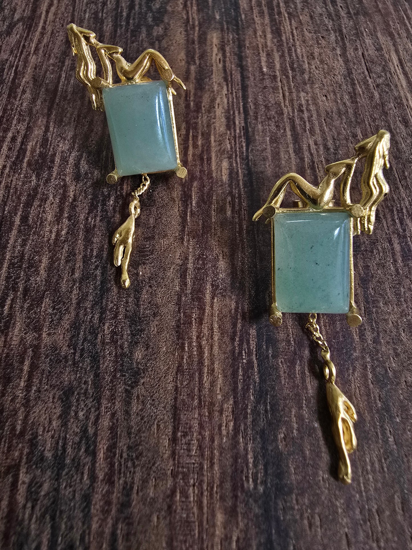 Aretes Nereida sentada